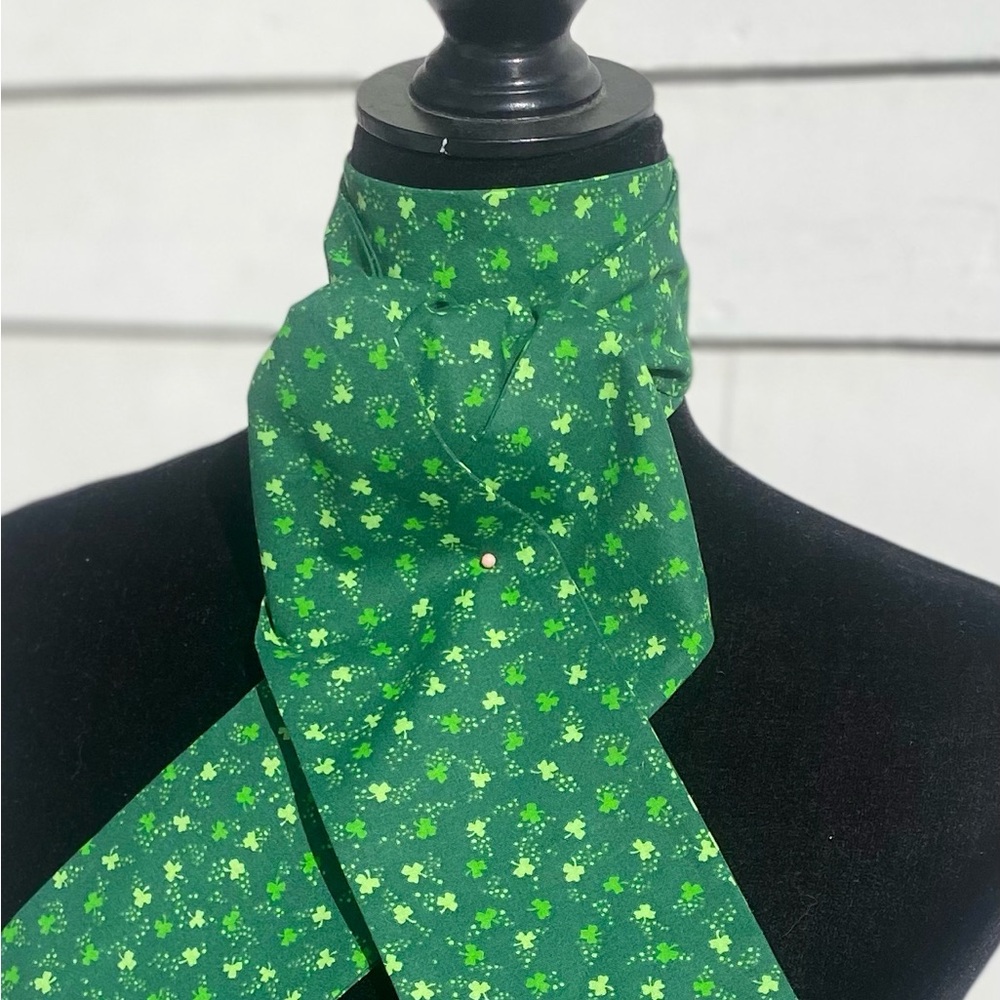 Equestrian Stock Tie Foxhunting Hunter Dressage Green Shamrocks Shaped